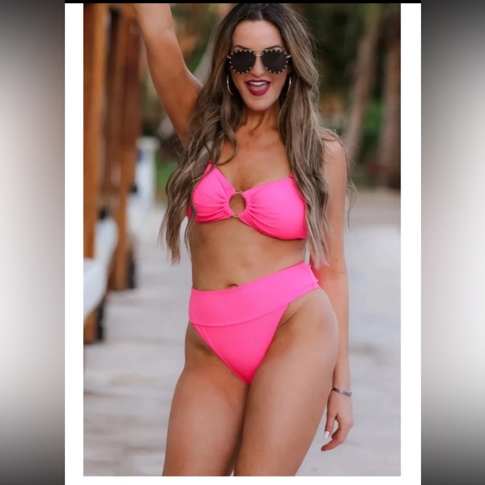 Pink Bikini - Picture 2 of 3